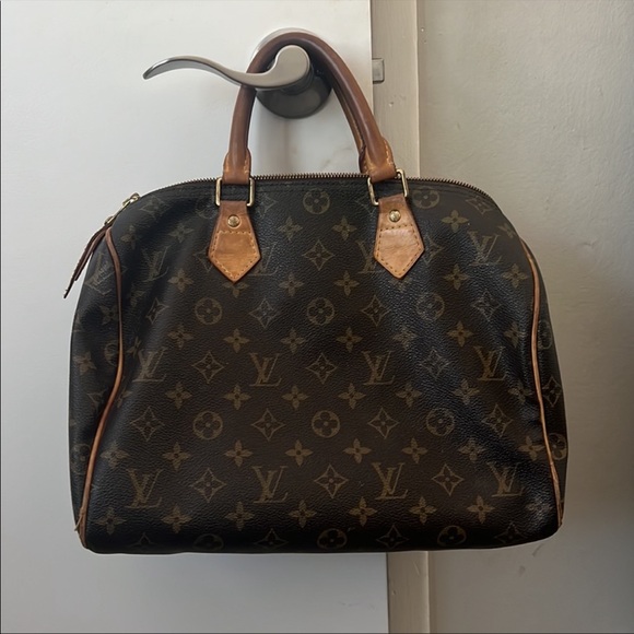 Authentic Louis Vuitton speedy - Picture 3 of 16